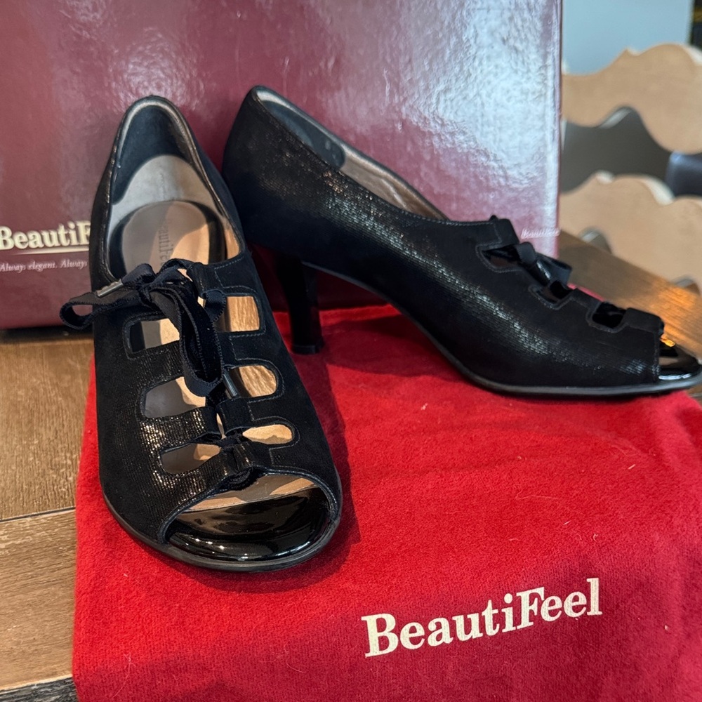 BeautiFeel Black Cutout Heels